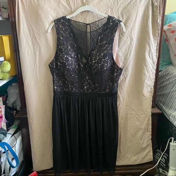 LIKE NEW! Morgan & Co Homecoming Dress - Picture 1 of 5